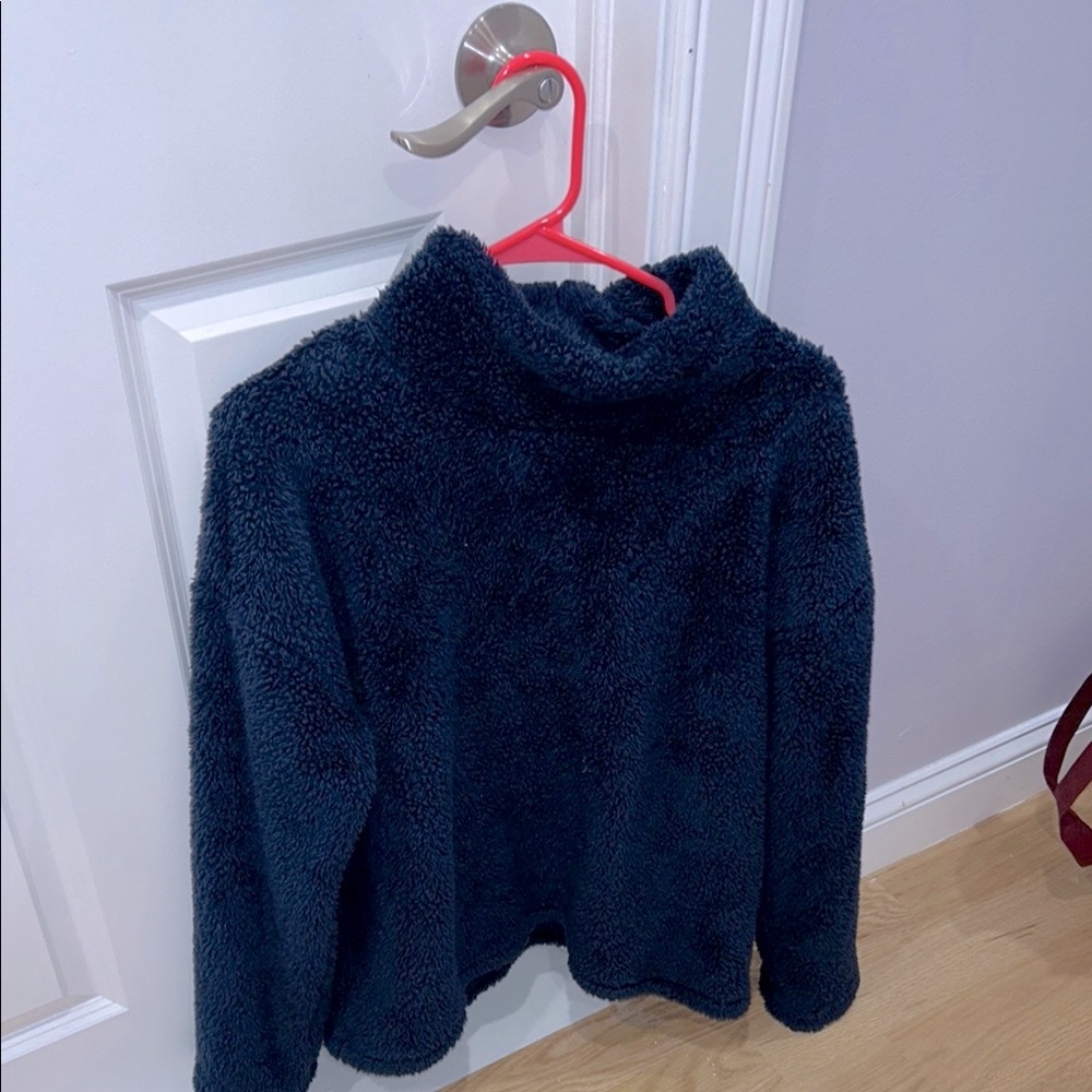 Cozy Black Fleece Sweatshirt